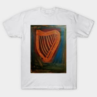 A painting  of a Irish harp T-Shirt